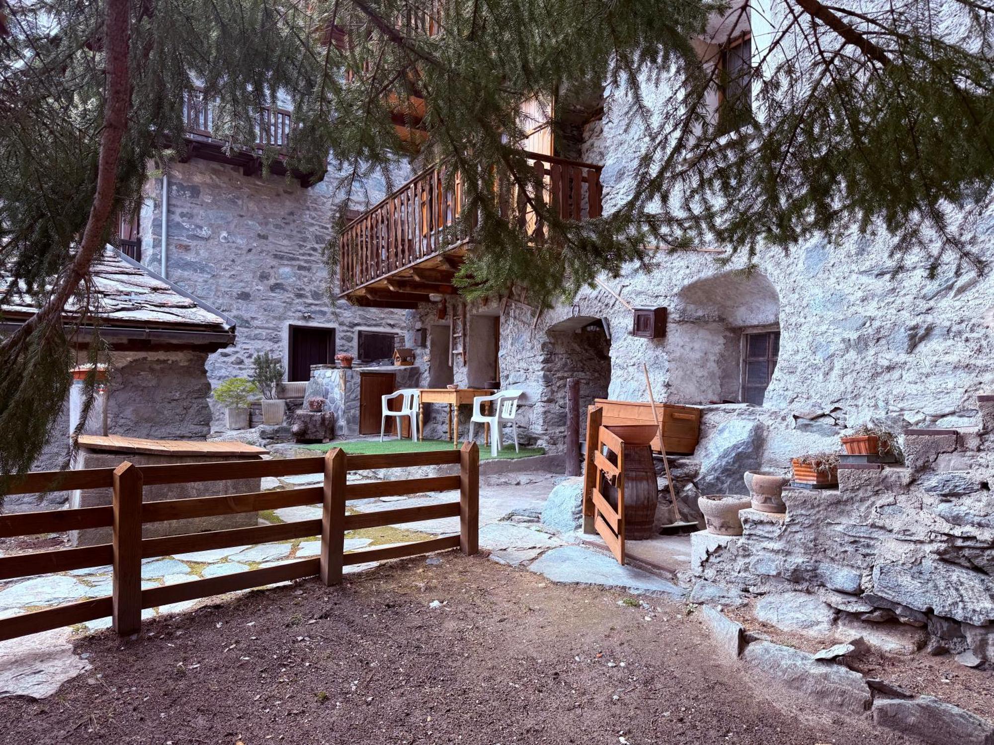 Casa Vacanze Nora Chamois Exteriör bild