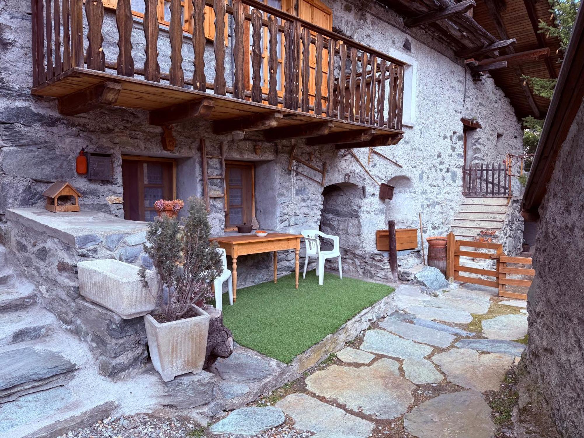 Casa Vacanze Nora Chamois Exteriör bild