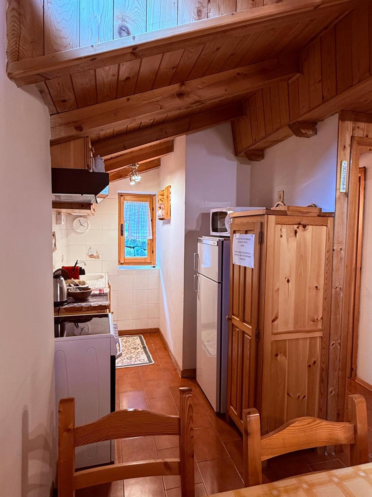 Casa Vacanze Nora Chamois Exteriör bild